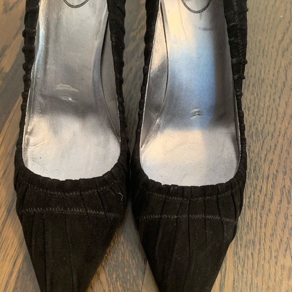 Moving sale!! Prada Pumps! New black suede  size 8 - Picture 6 of 8